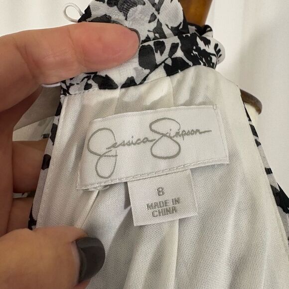 Jessica Simpson Black and White Abstract Floral Print Midi Dress - Picture 9 of 10
